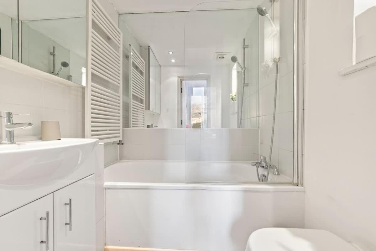 Sg, Classic Knightsbridge Loft Apartment Лондон Экстерьер фото